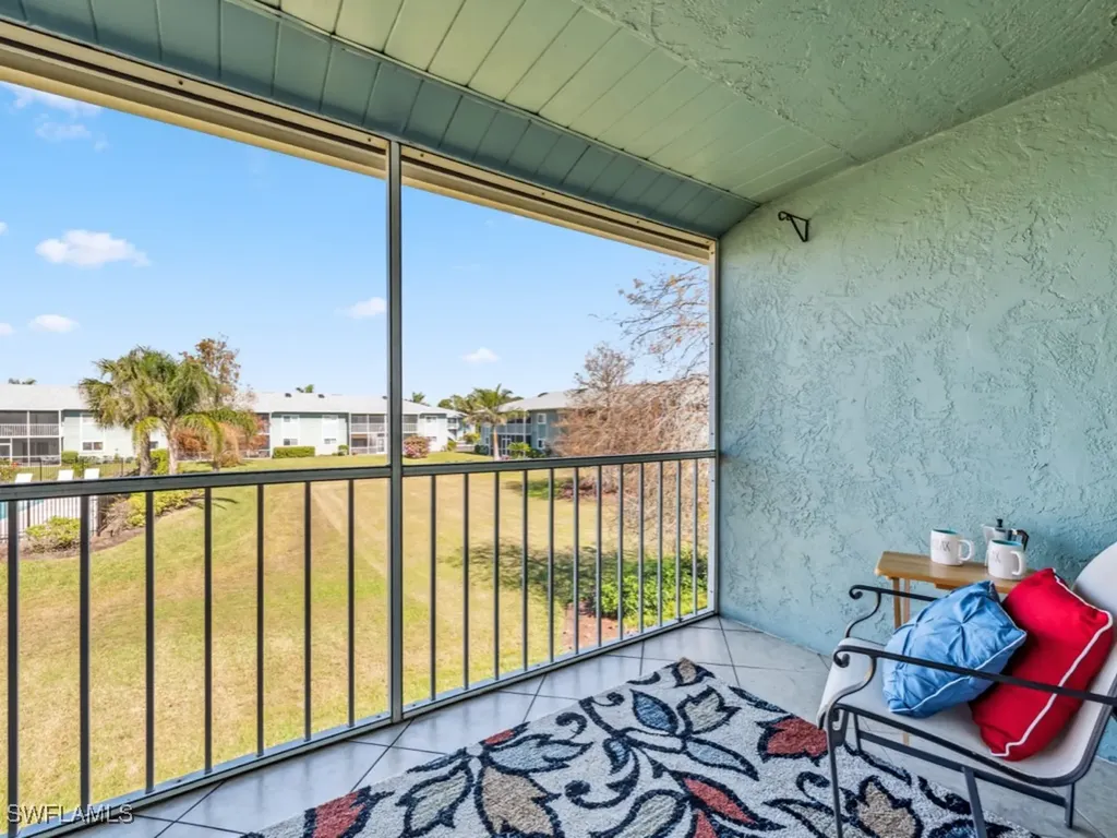 132 Cypress Way E Naples FL 34110