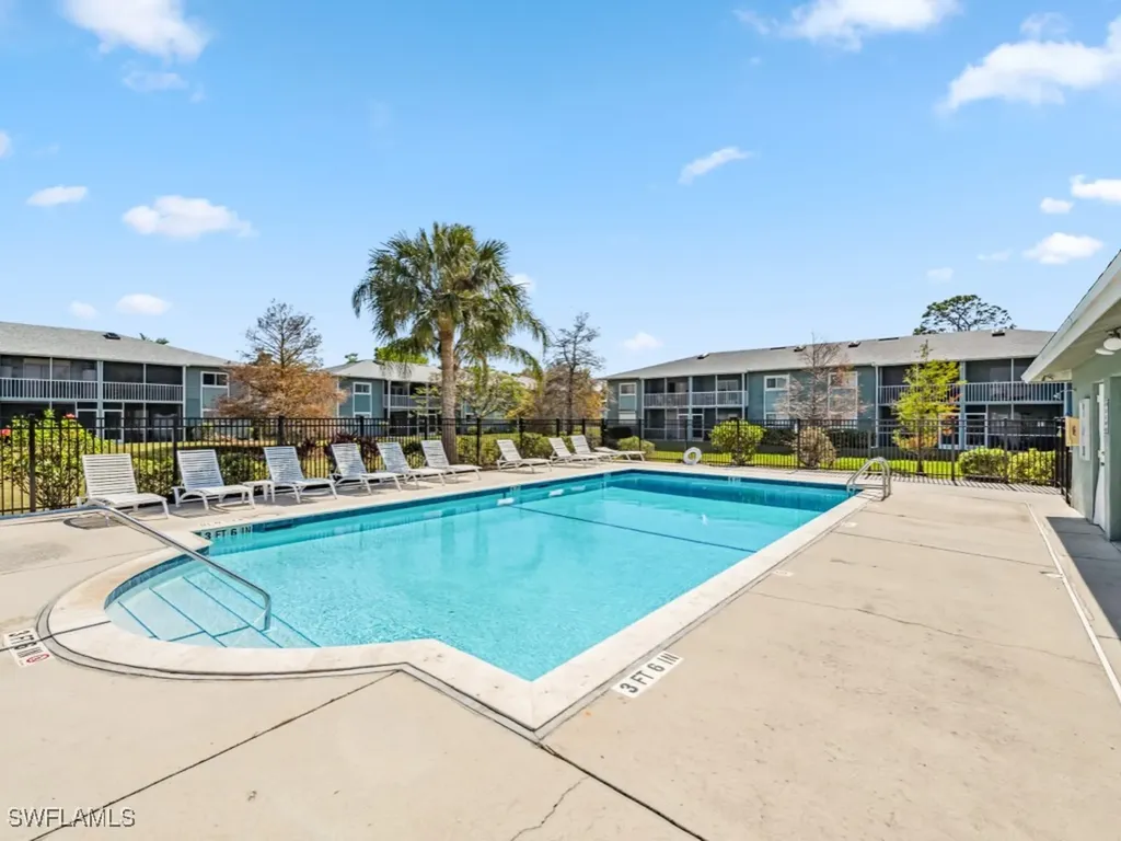 132 Cypress Way E Naples FL 34110