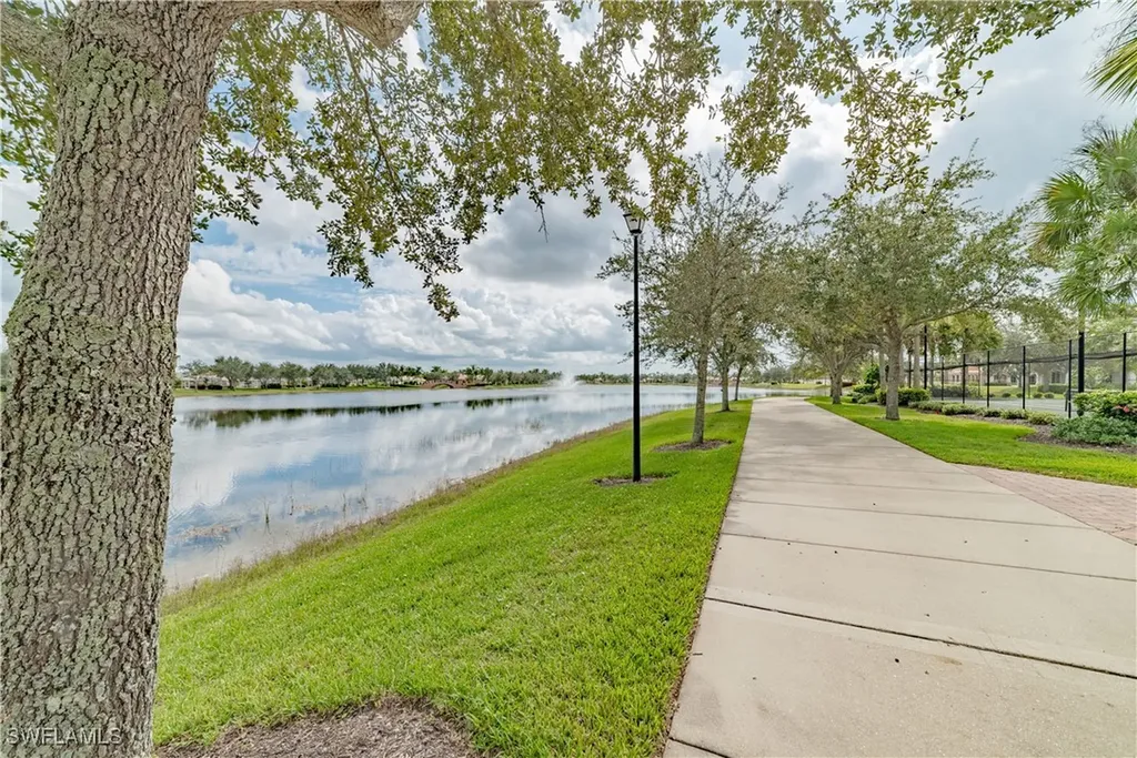 8102 Chianti Lane Naples FL 34114
