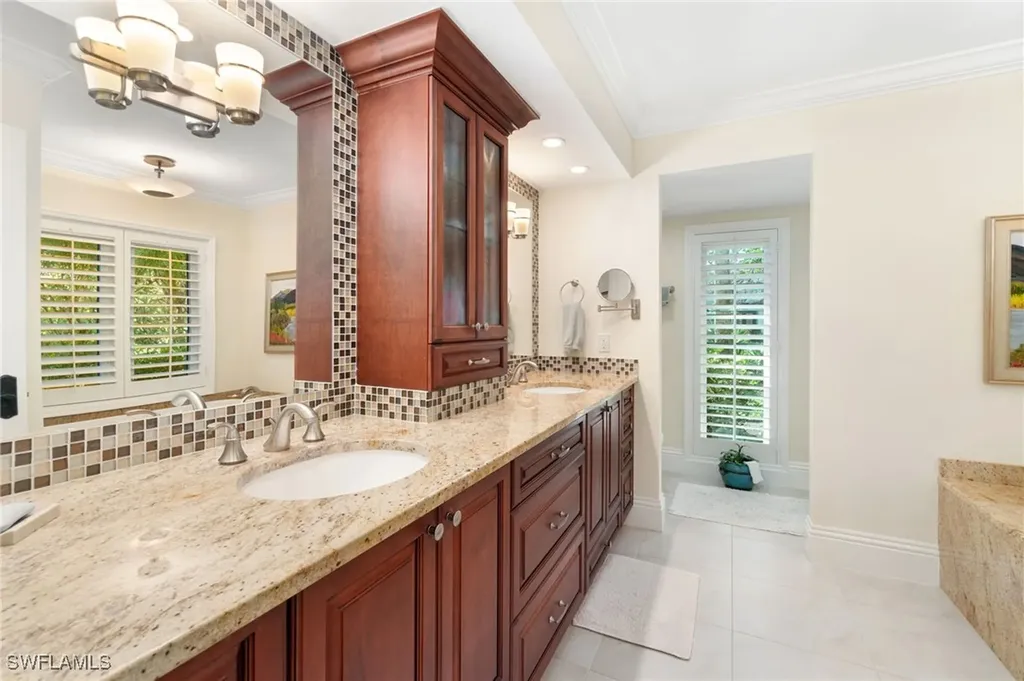 709 Turkey Oak Lane Naples FL 34108
