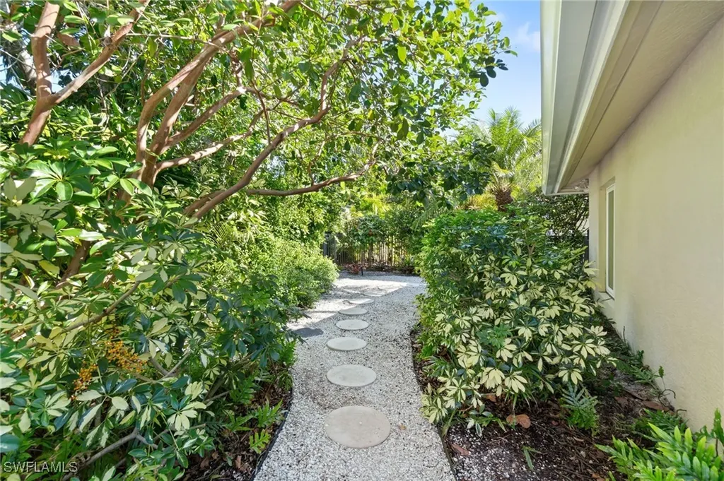 709 Turkey Oak Lane Naples FL 34108