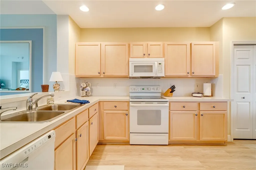 9190 Southmont Cove Fort Myers FL 33908