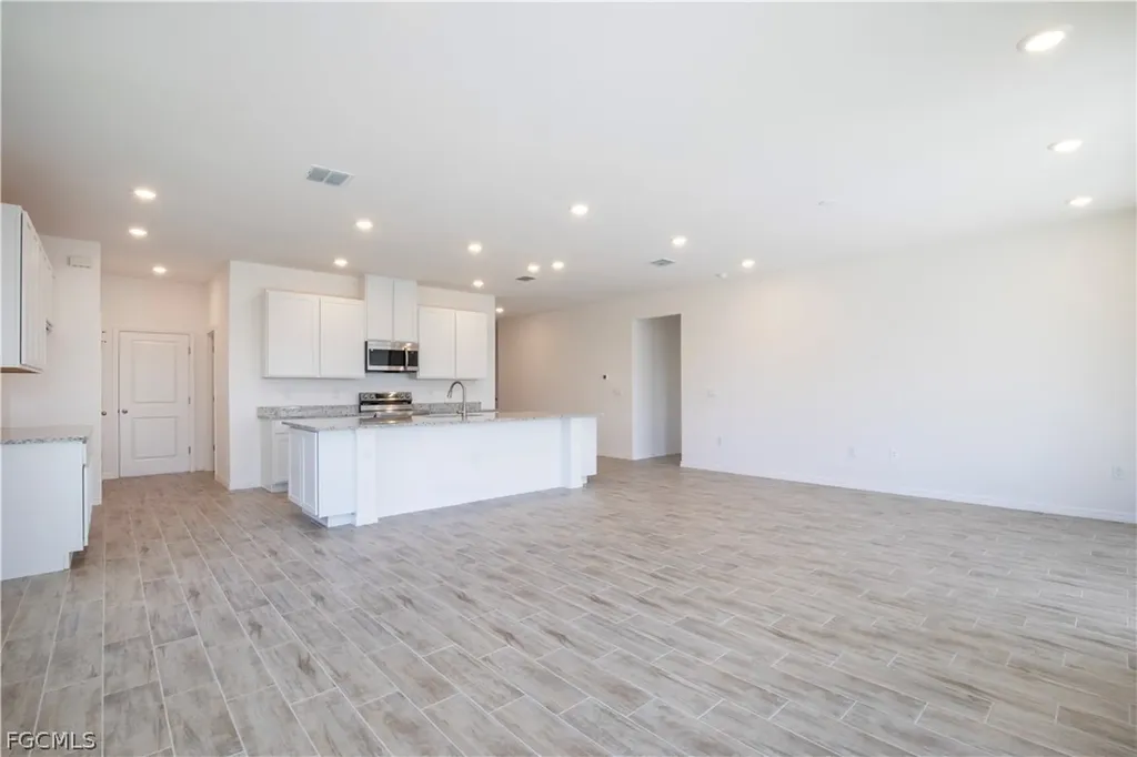 2702 NW 1st Terrace Cape Coral FL 33993