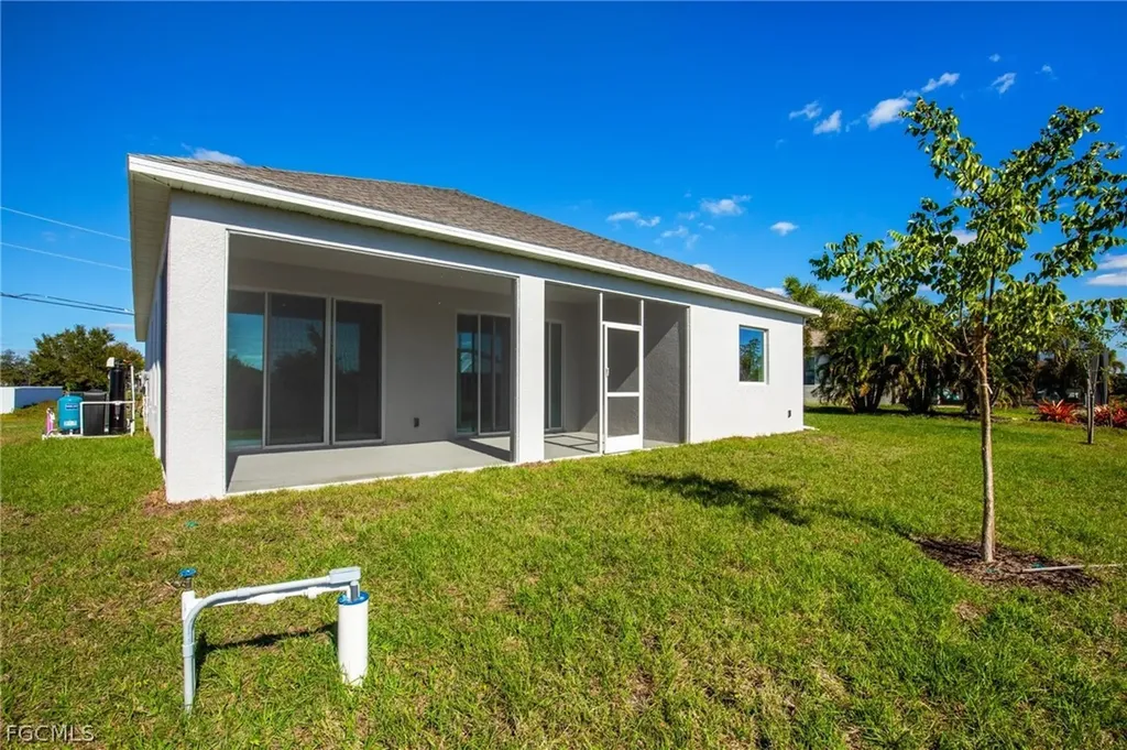 2702 NW 1st Terrace Cape Coral FL 33993