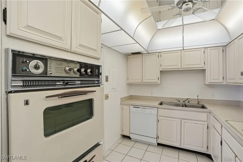 1919 Gulf Shore Boulevard N Naples FL 34102