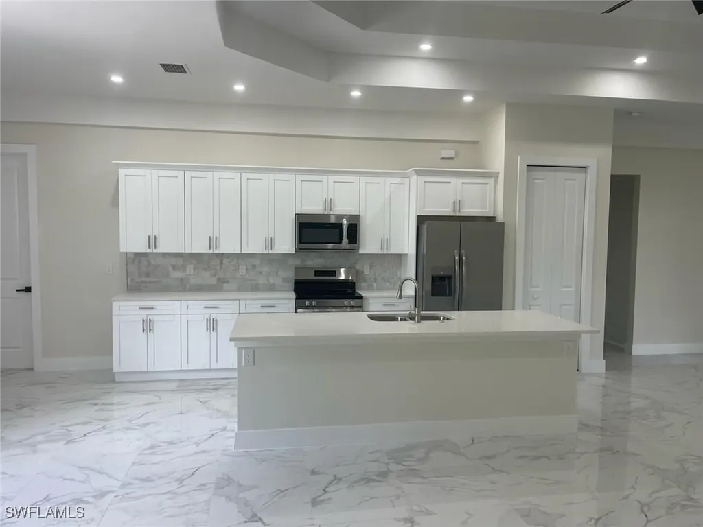 3855 Hillandale Street Fort Myers FL 33905