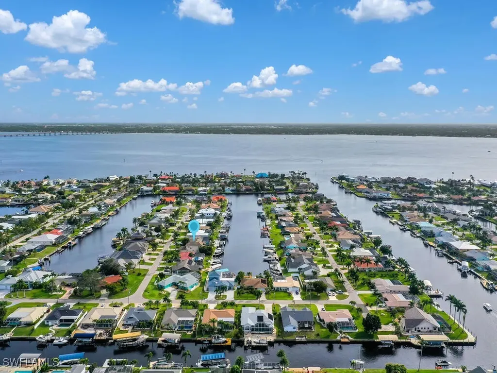 1912 SE 35th Street Cape Coral FL 33904