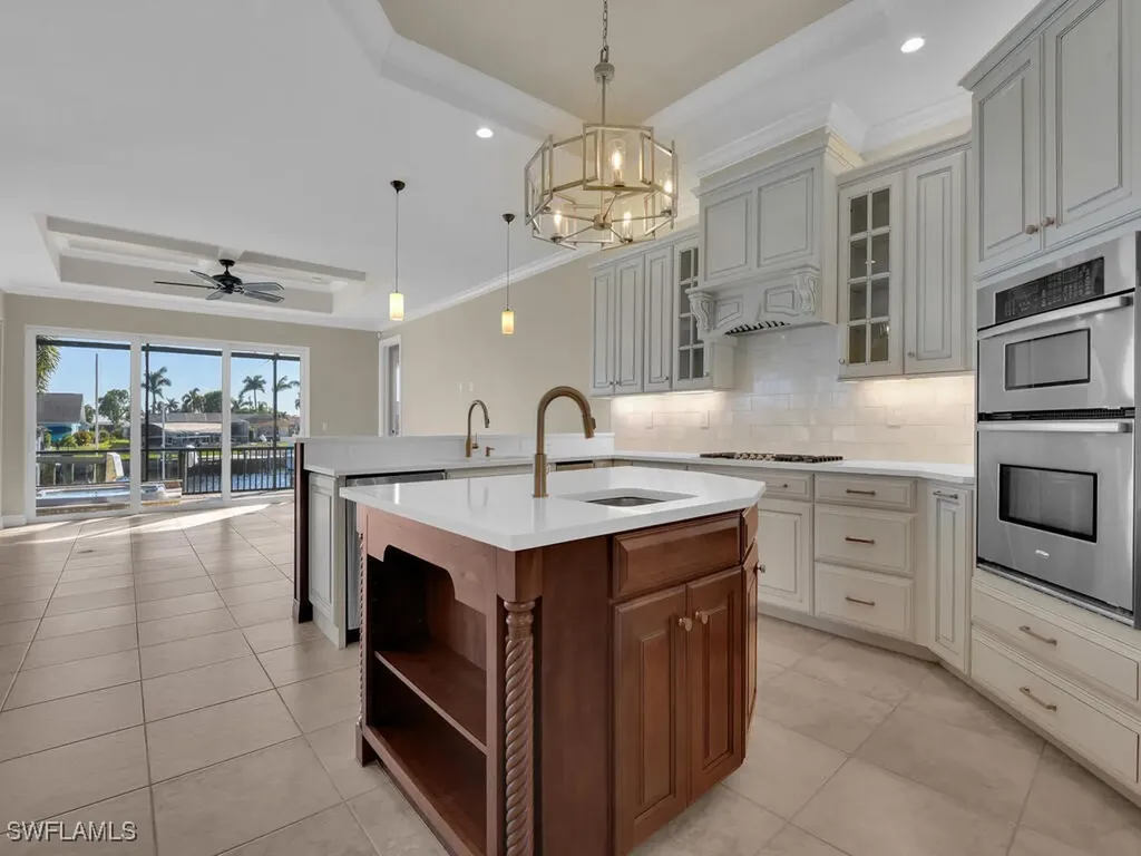 1912 SE 35th Street Cape Coral FL 33904