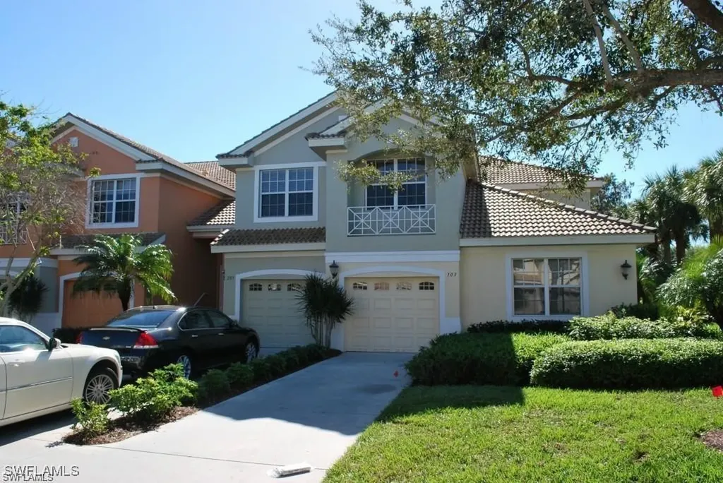 Naples FL, 1585 Winding Oaks Way, Unit 203
