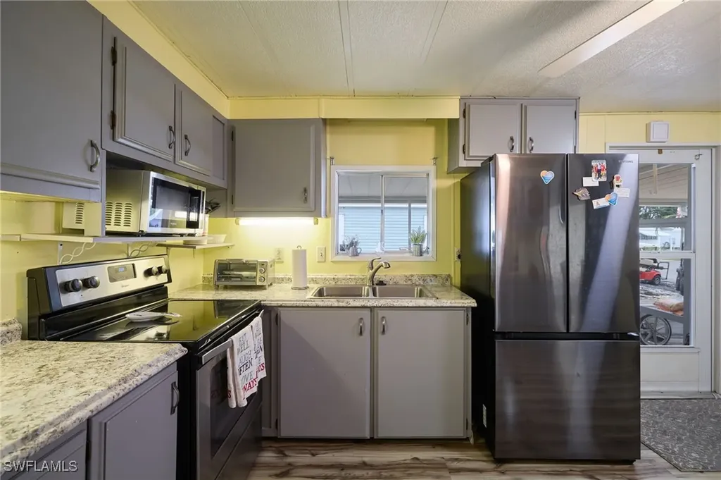 325 Shrub Lane S North Fort Myers FL 33917