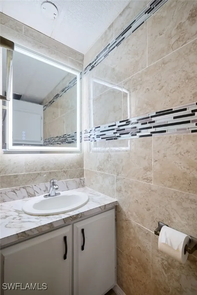 325 Shrub Lane S North Fort Myers FL 33917