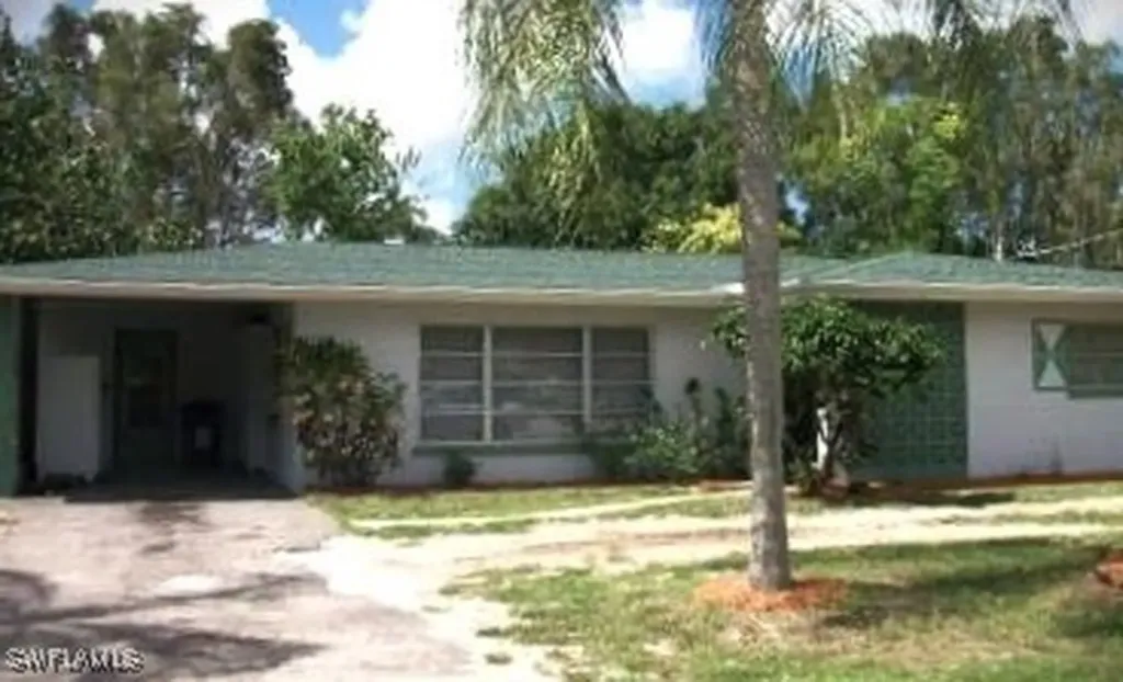 8276 San Carlos Boulevard Fort Myers FL 33967