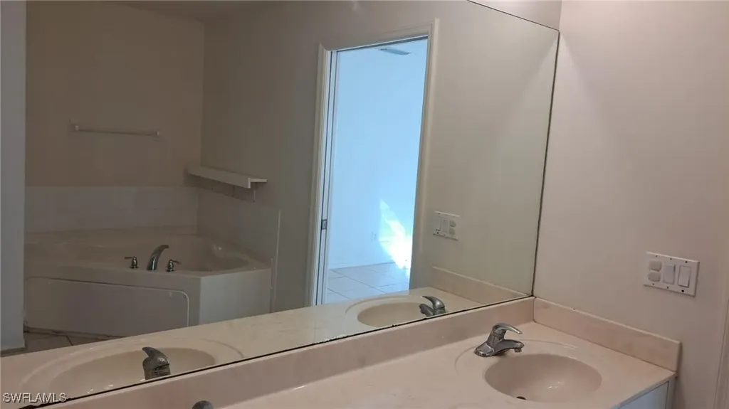 518 Kingsbury Lane Lehigh Acres FL 33974