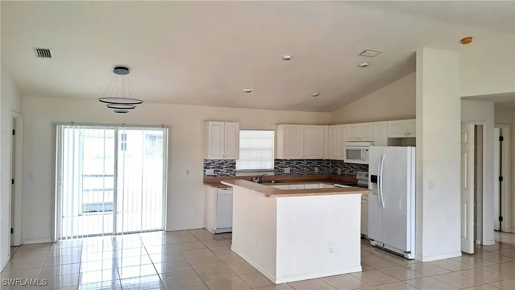 518 Kingsbury Lane Lehigh Acres FL 33974