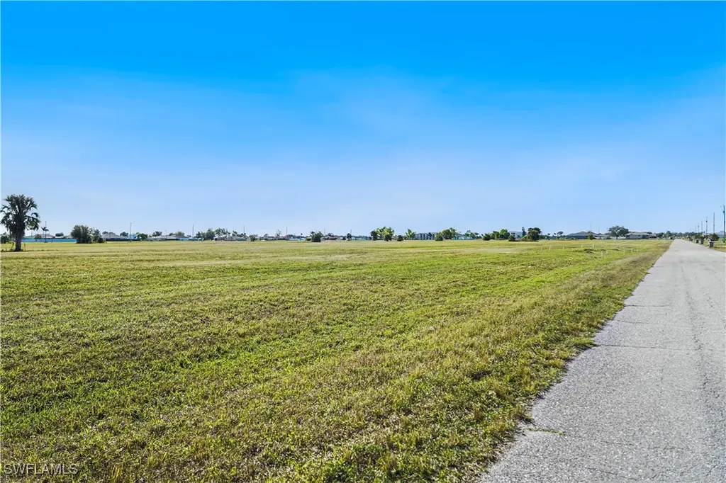 2016 NE 17th Terrace Cape Coral FL 33909