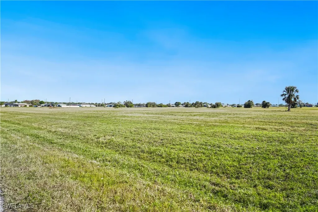 2016 NE 17th Terrace Cape Coral FL 33909