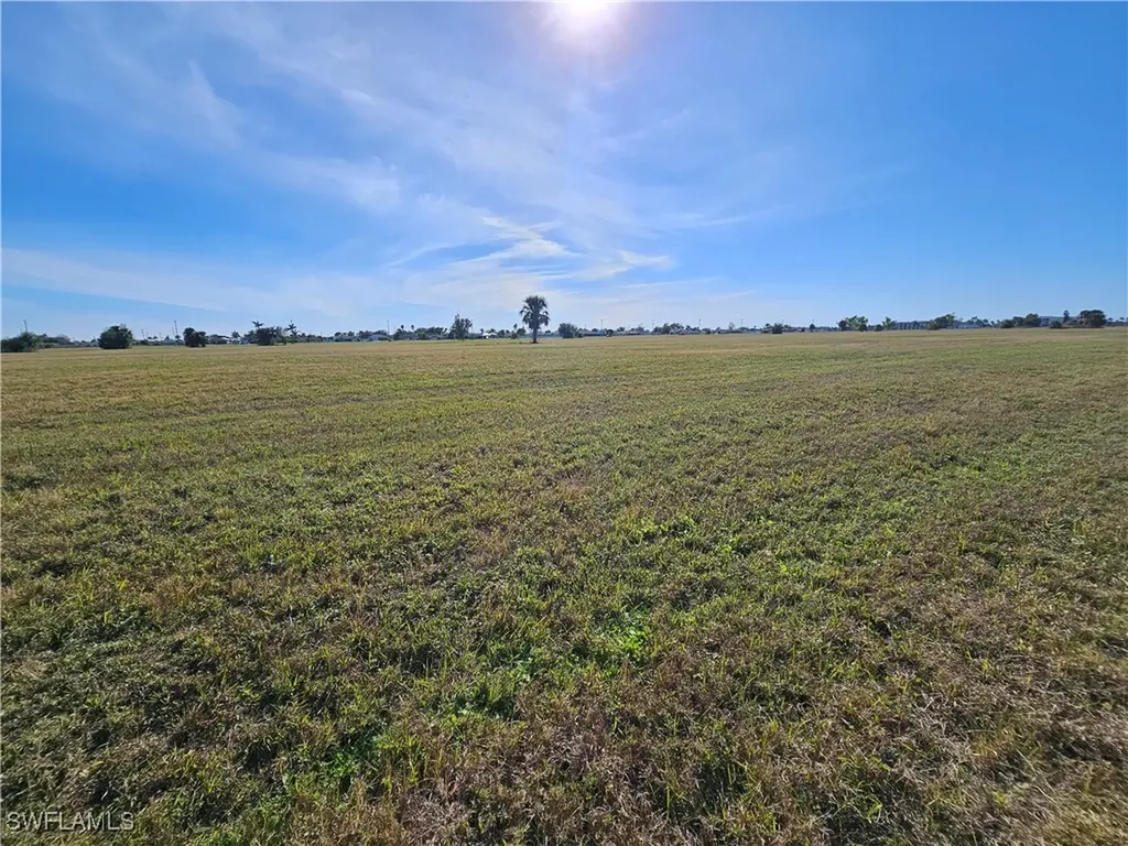 2016 NE 17th Terrace Cape Coral FL 33909