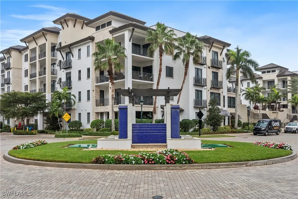 1030 3rd Avenue S Naples FL 34102