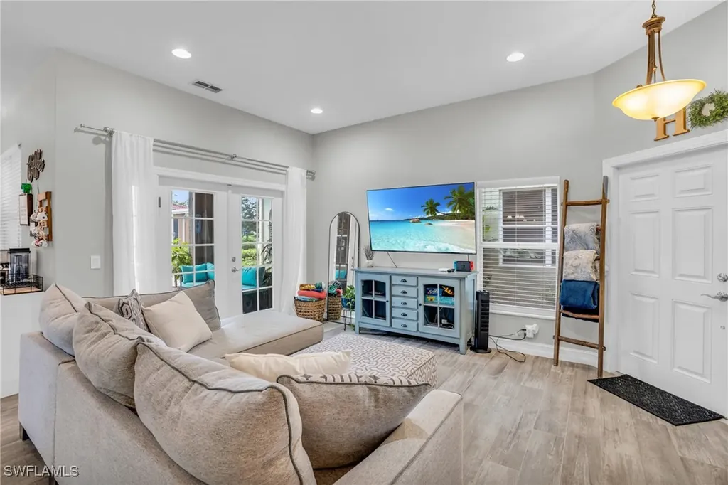 8900 Spring Mountain Way Fort Myers FL 33908