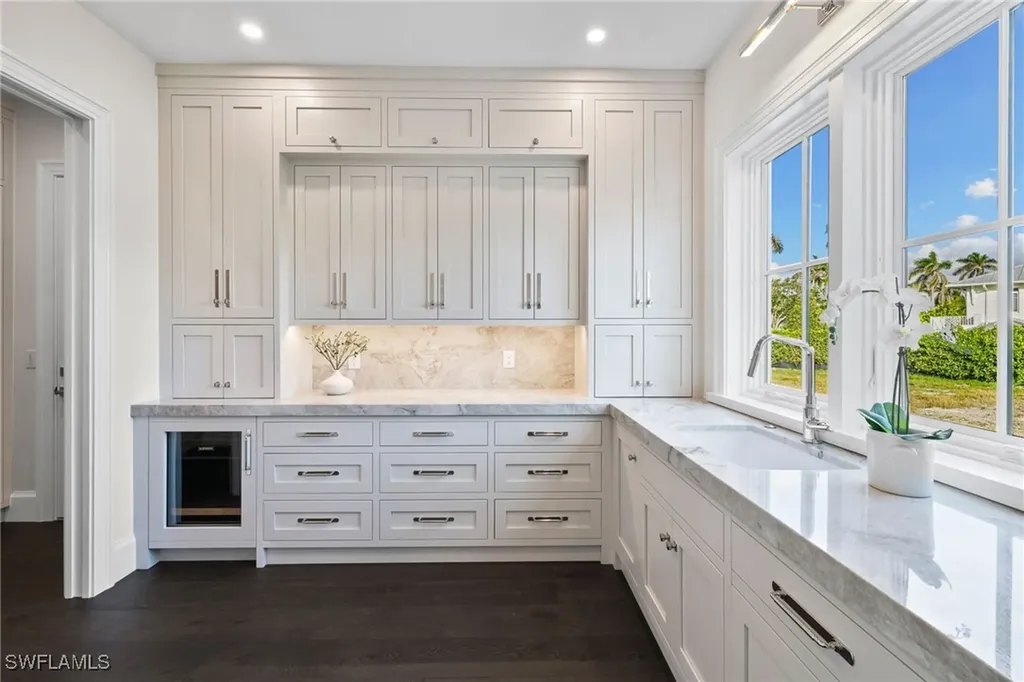 330 Hawser Lane Naples FL 34102