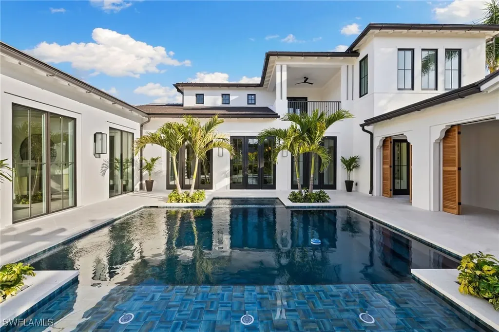 330 Hawser Lane Naples FL 34102