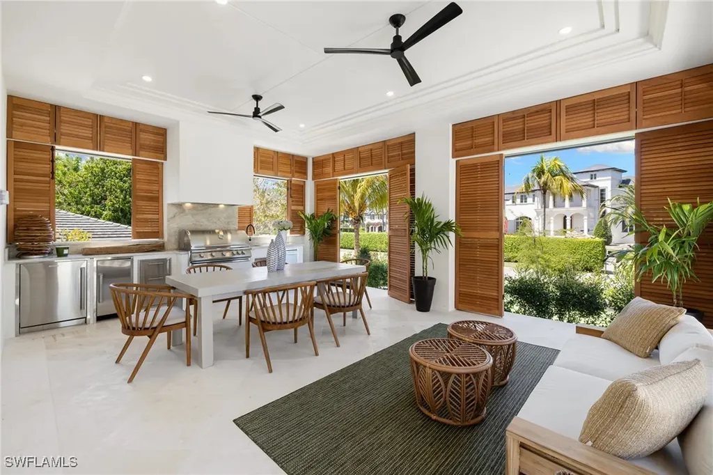 330 Hawser Lane Naples FL 34102