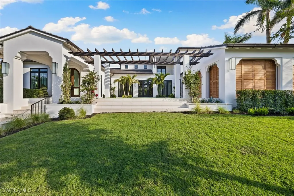 330 Hawser Lane Naples FL 34102