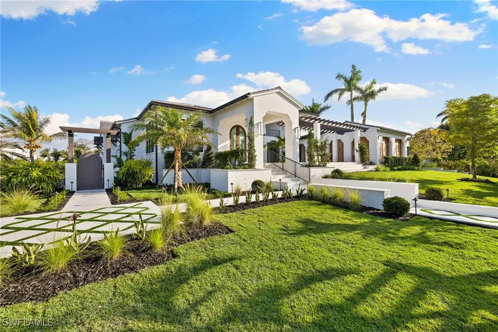 330 Hawser Lane Naples FL 34102