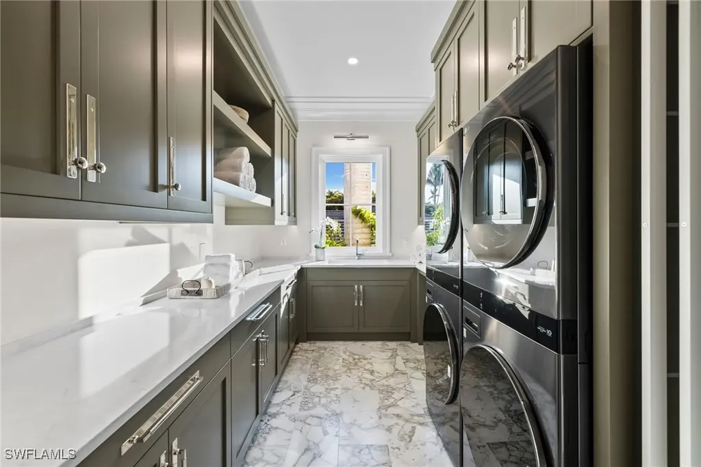 330 Hawser Lane Naples FL 34102