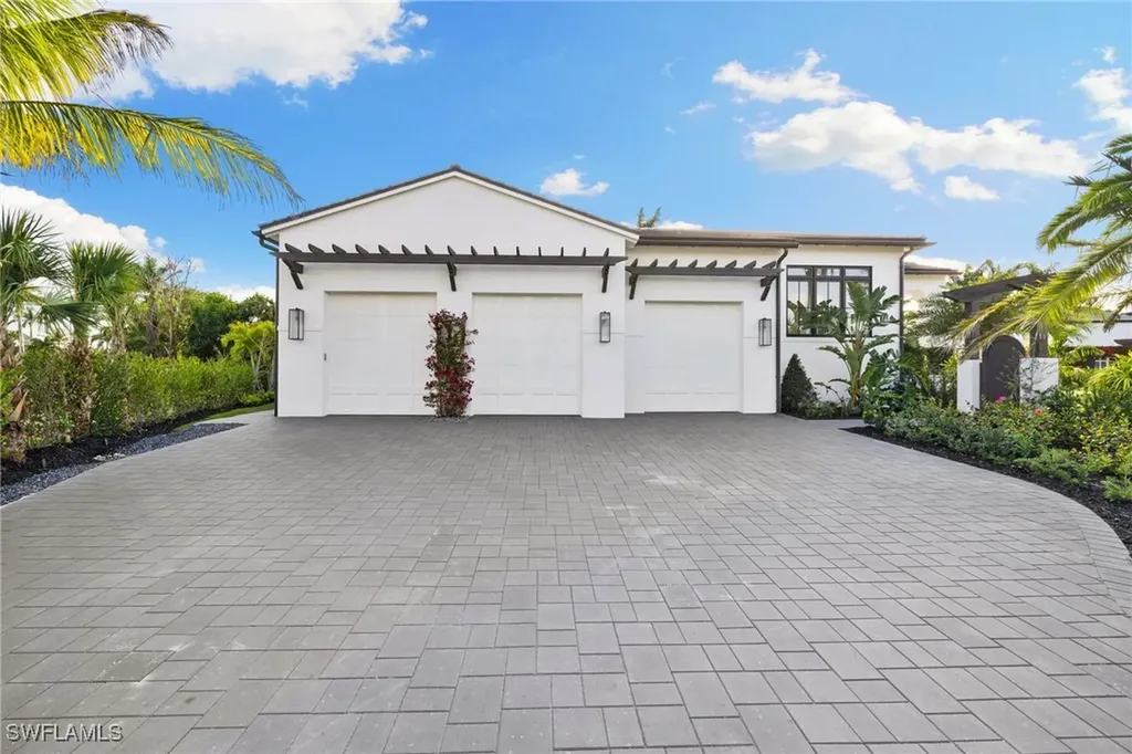 330 Hawser Lane Naples FL 34102