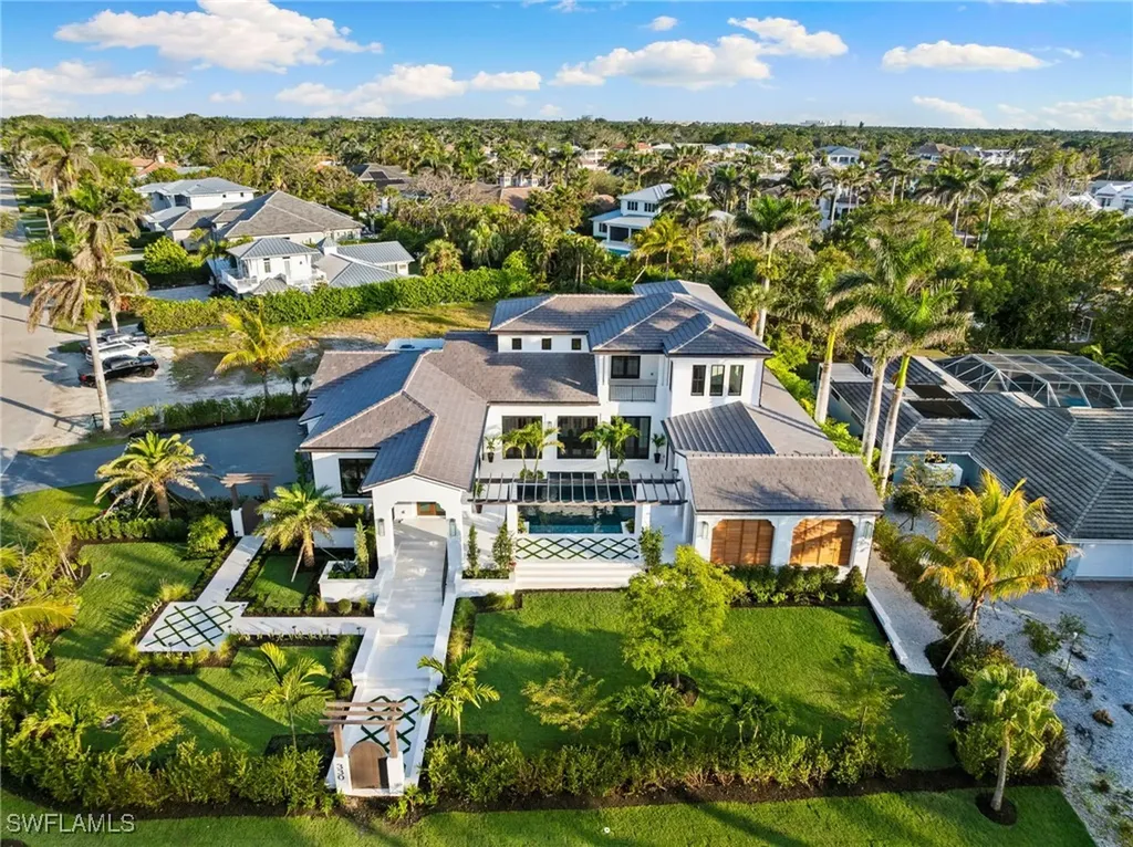 330 Hawser Lane Naples FL 34102