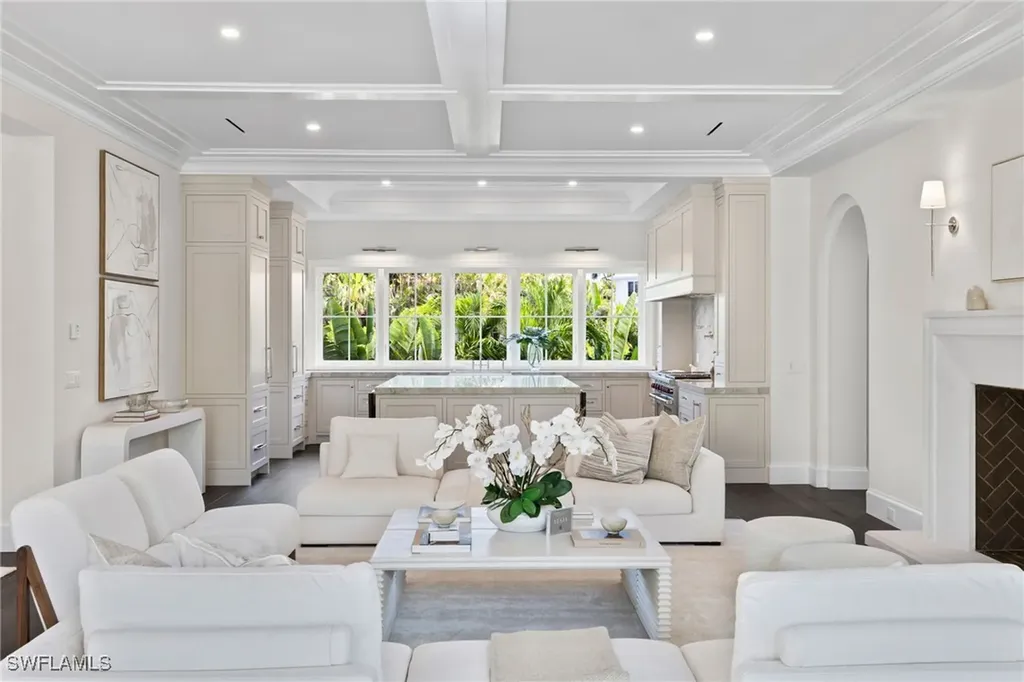 330 Hawser Lane Naples FL 34102