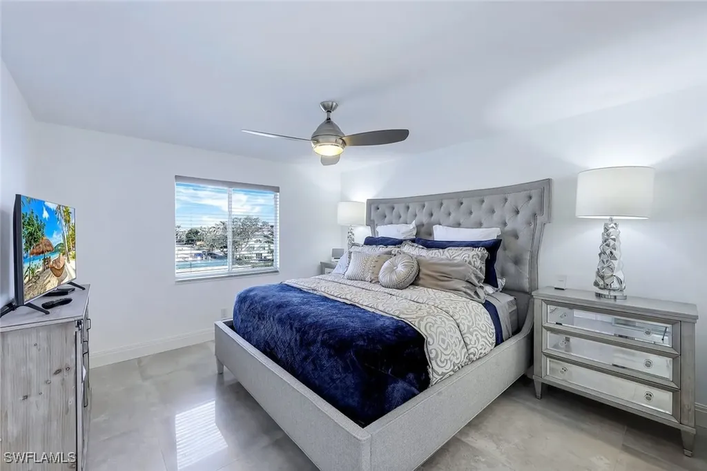 10684 Gulf Shore Drive Naples FL 34108