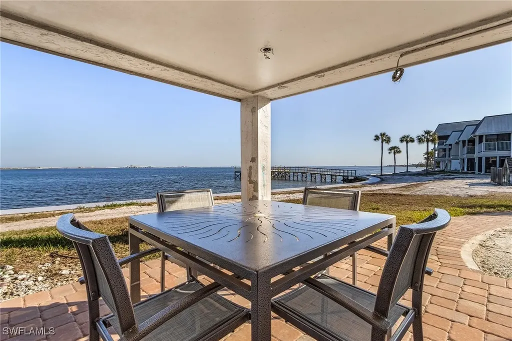 760 Sextant Drive Sanibel FL 33957