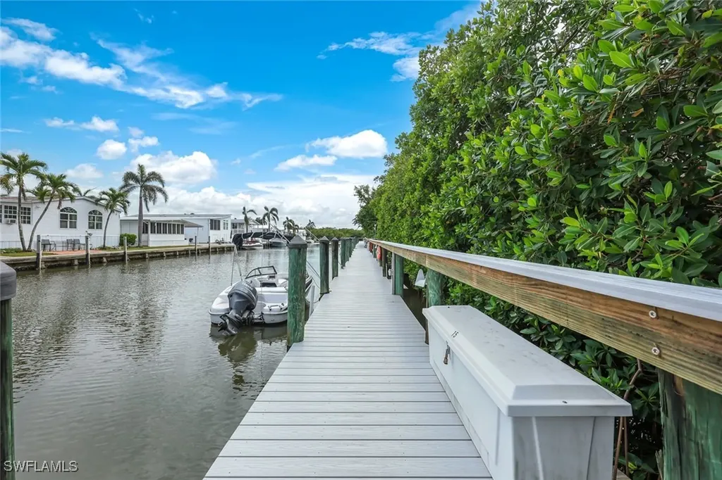 Naples FL, 3072 Sandpiper Bay Circle, Unit M203