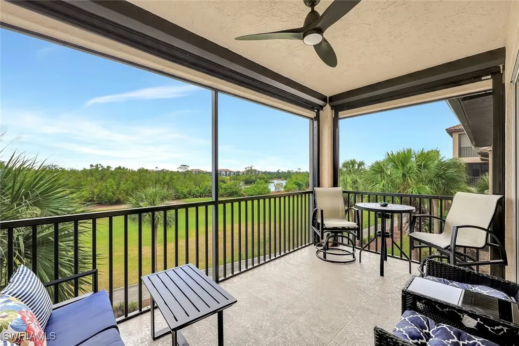 Estero FL, 20800 Hammock Greens Lane, Unit 305