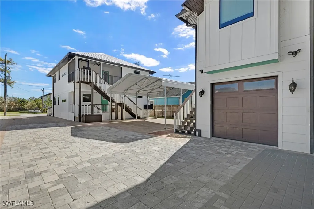 1155 Steeves Avenue Naples FL 34104