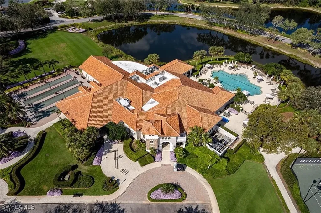 16862 Caminetto Court Naples FL 34110