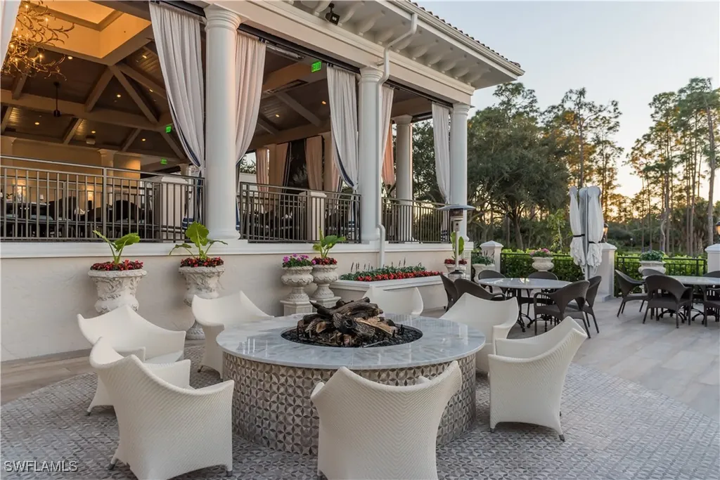 16862 Caminetto Court Naples FL 34110