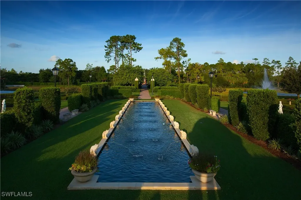 16862 Caminetto Court Naples FL 34110