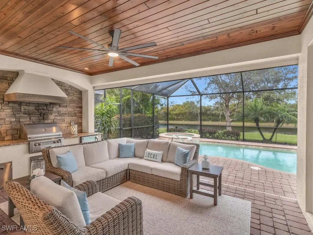 2962 Aviamar Circle Naples FL 34114