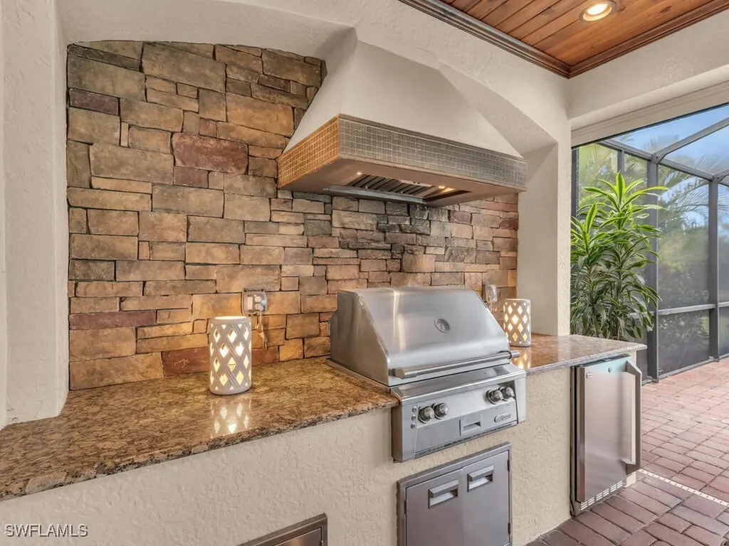 2962 Aviamar Circle Naples FL 34114