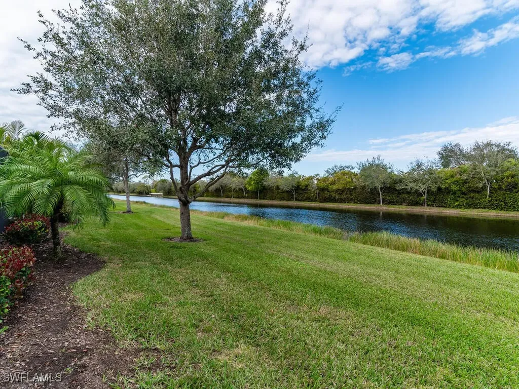2962 Aviamar Circle Naples FL 34114