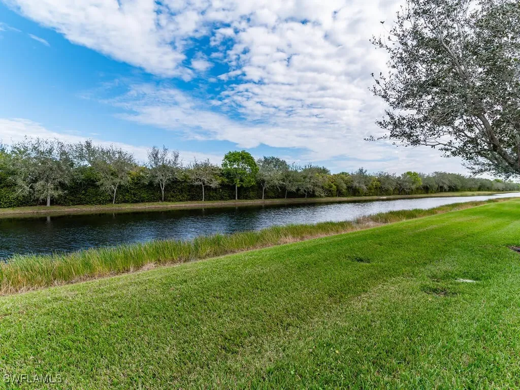 2962 Aviamar Circle Naples FL 34114