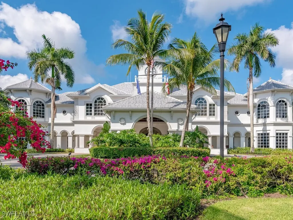 2962 Aviamar Circle Naples FL 34114