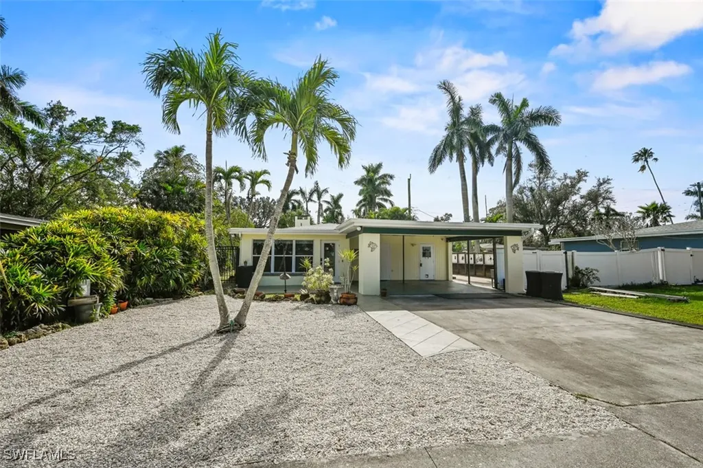 1642 Hill Avenue Fort Myers FL 33901