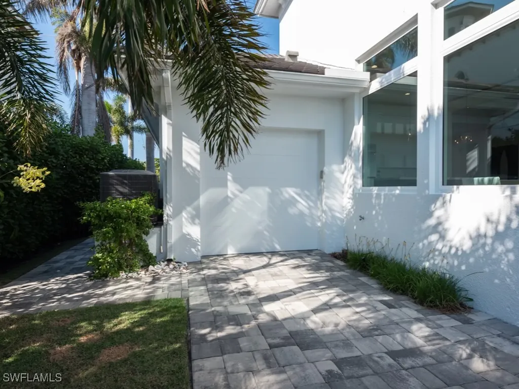 1285 Martinique Court Marco Island FL 34145