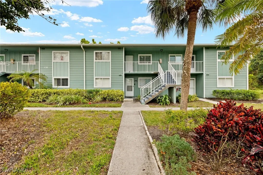 136 Cypress Way E Naples FL 34110