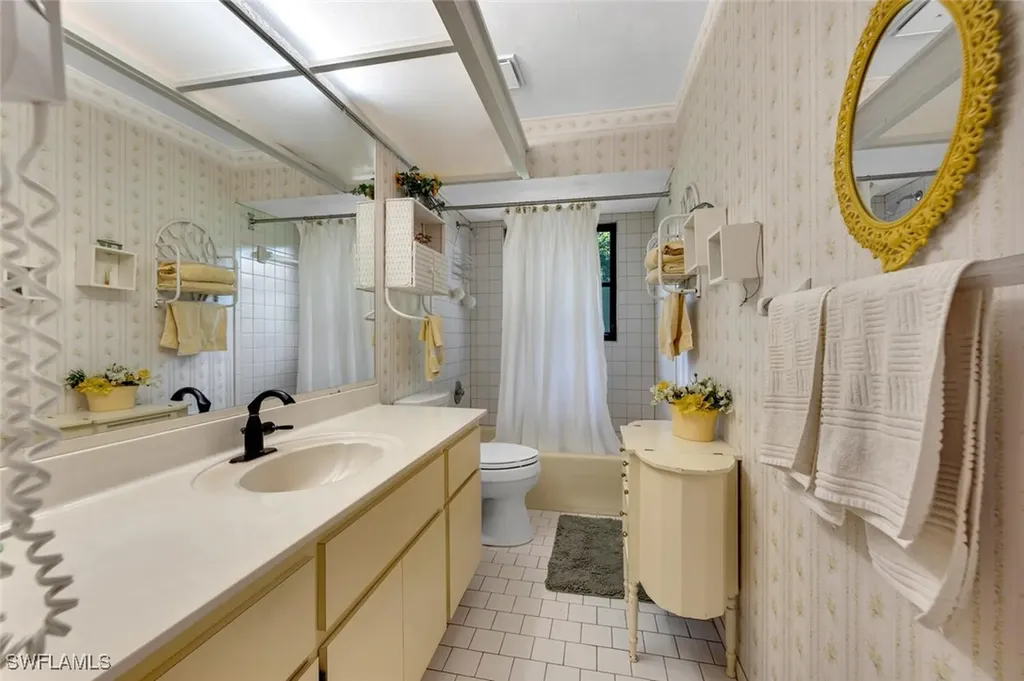 601 Carica Road Naples FL 34108