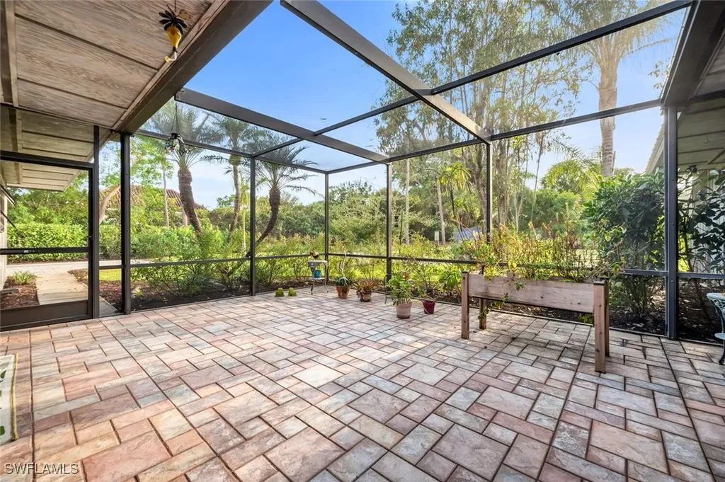 601 Carica Road Naples FL 34108